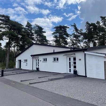 Nyrenoverad Laegenhet Åhus Exterior photo